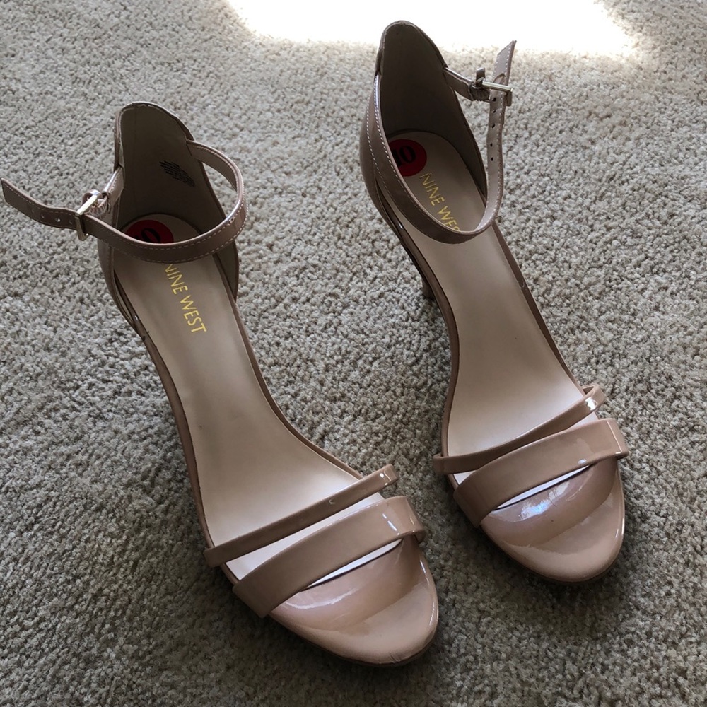 Nine West nude strappy NEVER WORN heels
